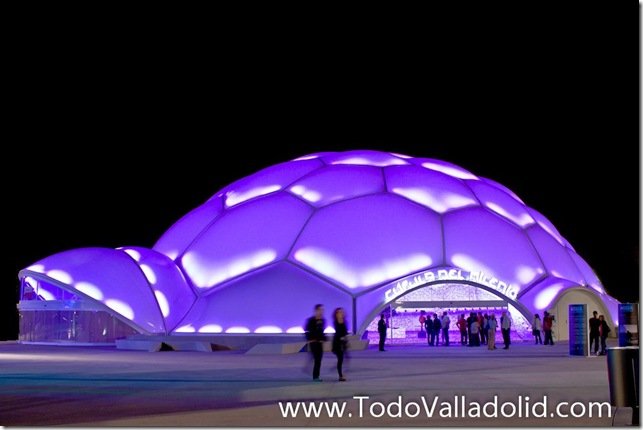 Valladolid cupula del milenio noche